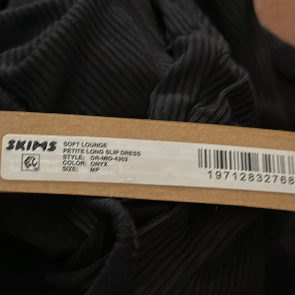 SKIMS LONG SLIP DRESS - Picture 11 of 11